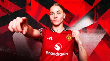 جيس بارك تكشف كواليس انتقالها المثير من مانشستر سيتي إلى مانشستر يونايتد